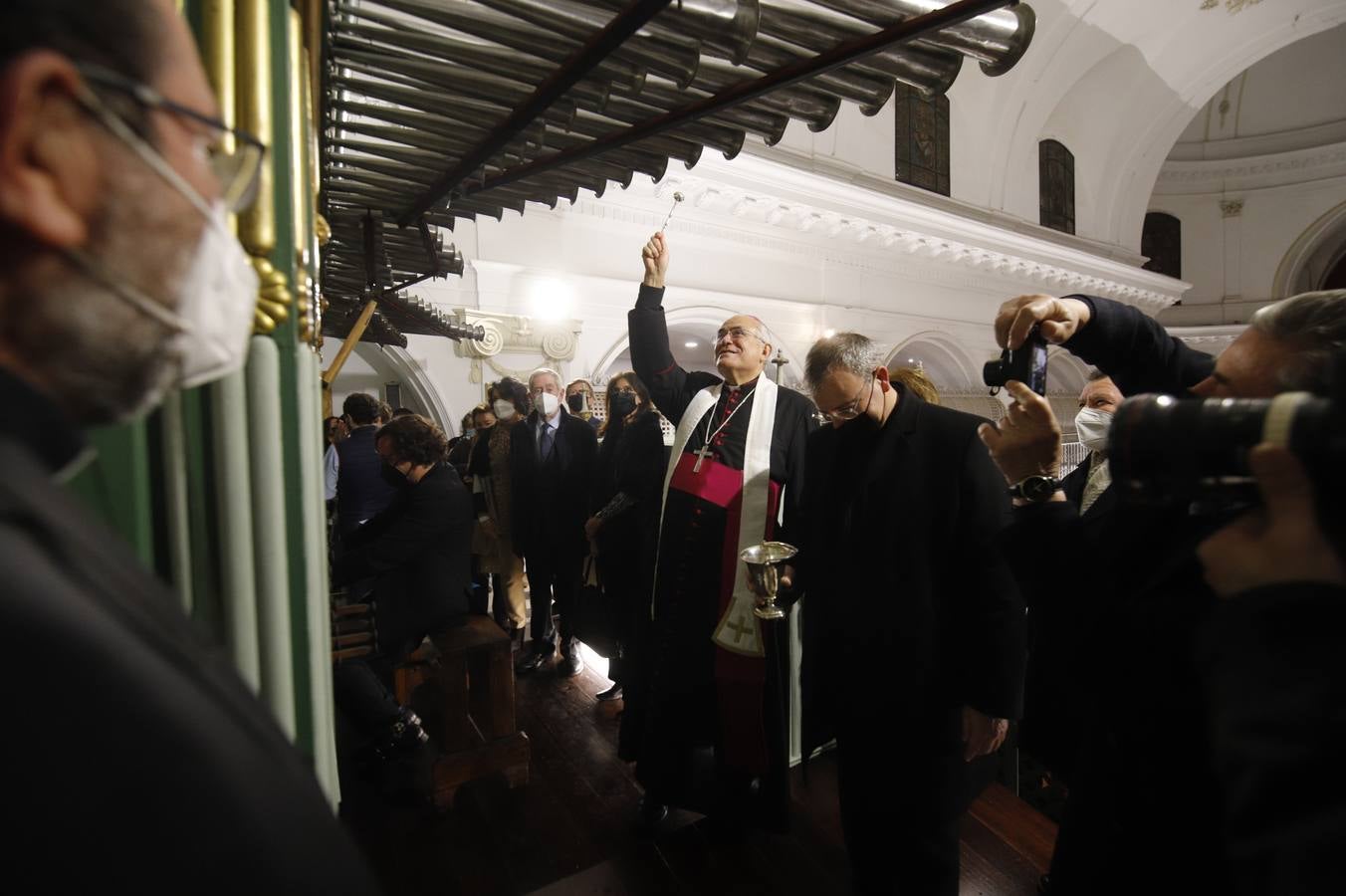 El obispo de Córdoba bendice un nuevo espacio sobre San Rafael en la iglesia del Juramento