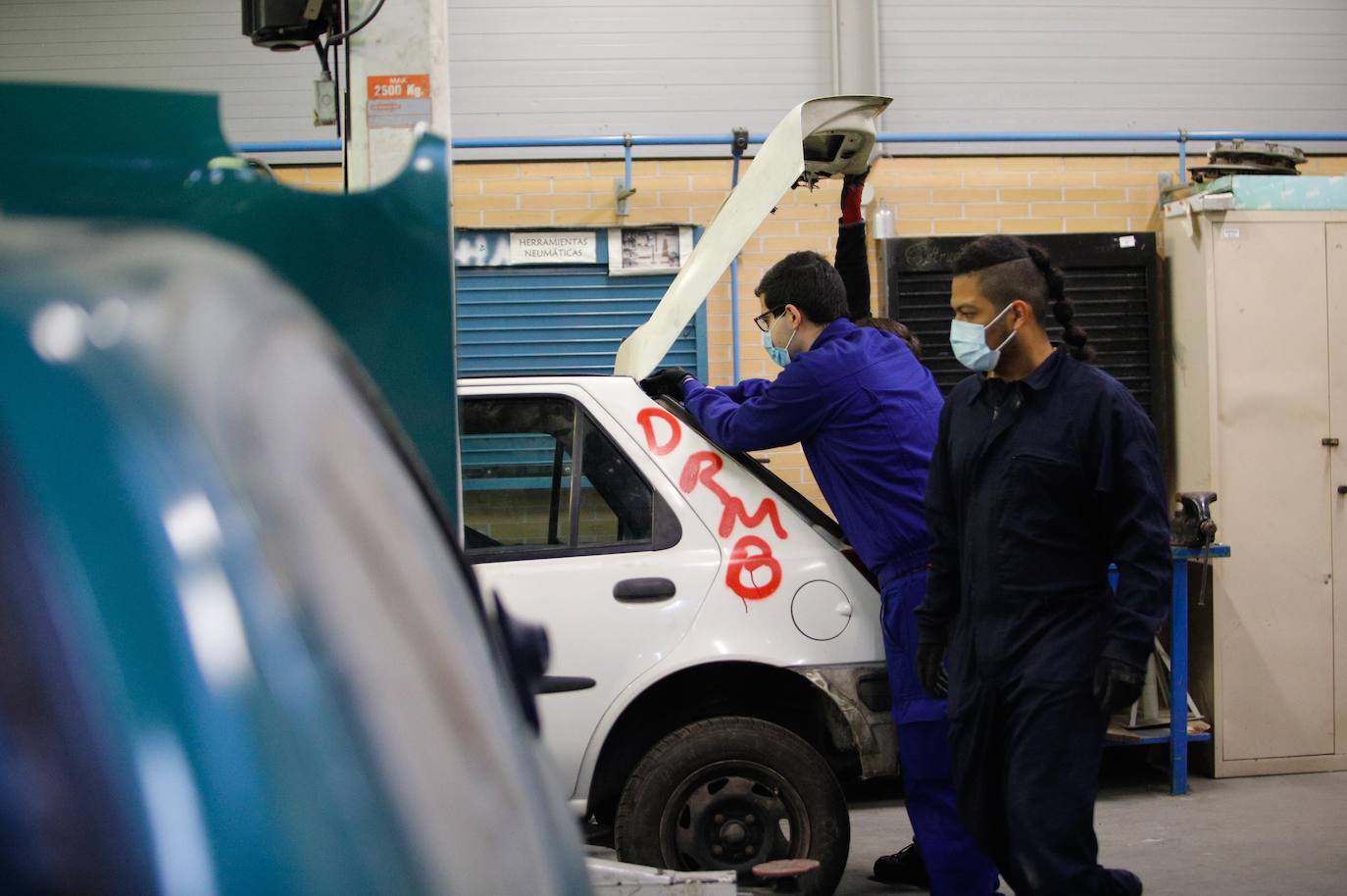 Así se preparan en el instituto Zoco de Córdoba para la llegada de Ford, en imágenes