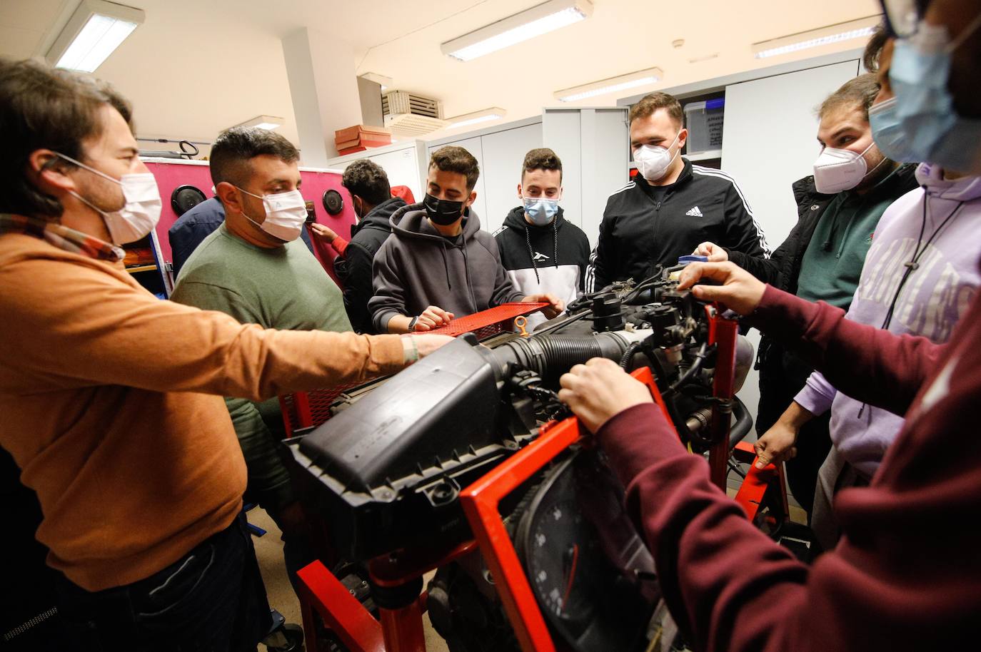 Así se preparan en el instituto Zoco de Córdoba para la llegada de Ford, en imágenes