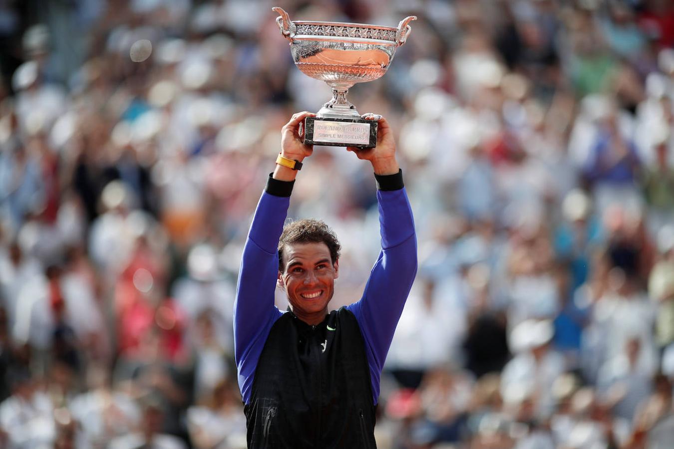 2017 | Roland Garros. Tras un parón sombrío con lesiones, ansiedad y algún glope bajo, el mallorquín volvió a alcanzar la máxima victoria en la que prácticamente es su casa. Volvió, de nuevo, un meteorito que es casi imparable.