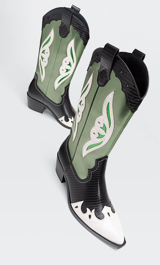 Stradivarius - Prendas y accesorios para sucumbir al verde con estilo. Botas de estilo cowboy con tacón de 5 centímetros, apliques bordados en la caña y detalles en verde metalizado, de Stradivarius. Precio: 59,99€.