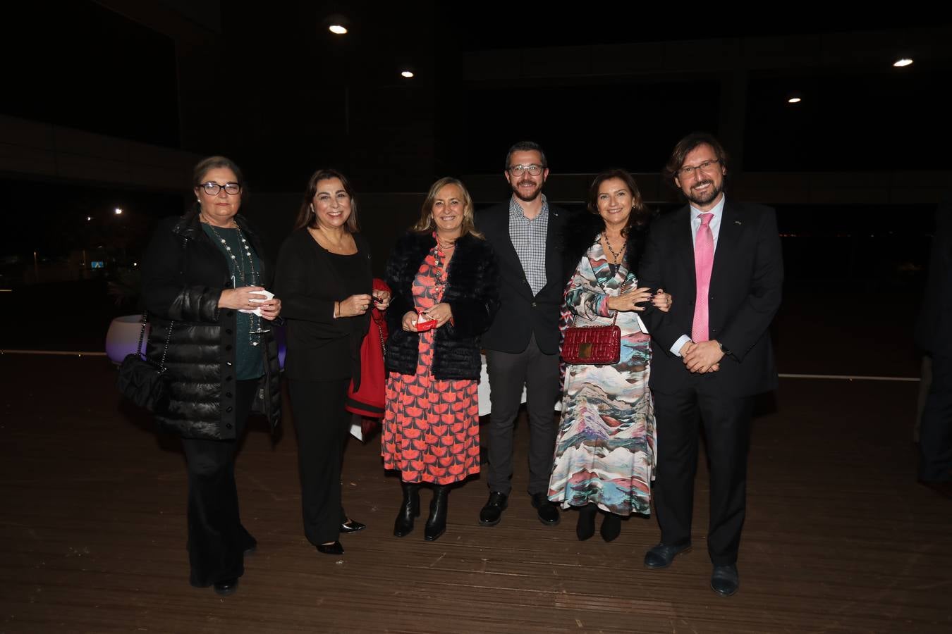 -Carmen Izquierdo, Rosario García, Carmen De Lara, Manuel Jesús Muñoz, María Angeles Rodríguez y Manolo Navarro. 