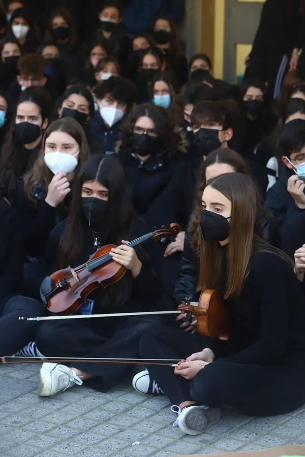 Concentración de los alumnos de los conservatorios de música y danza, en imágenes