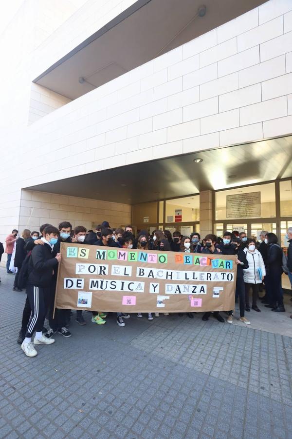 Concentración de los alumnos de los conservatorios de música y danza, en imágenes