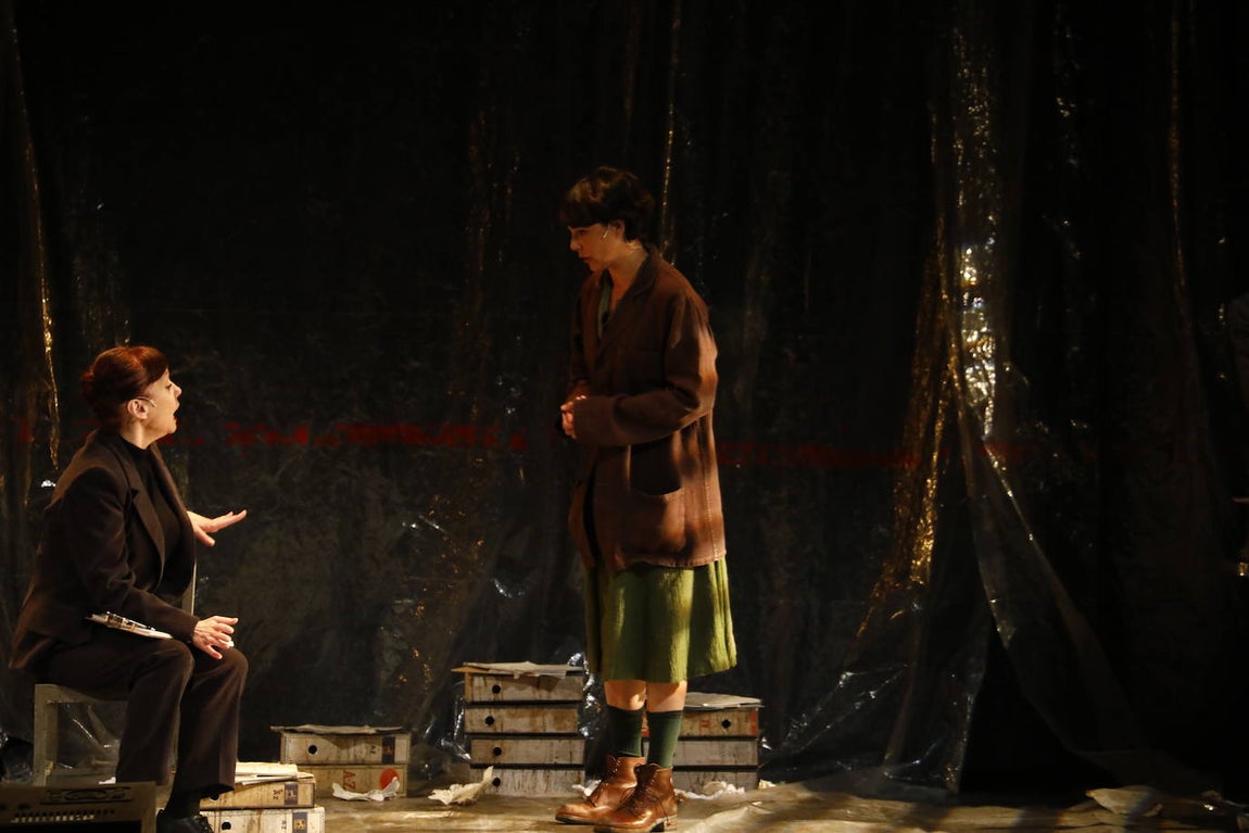 &#039;El hombre almohada&#039;, en el Gran Teatro de Córdoba, en imágenes