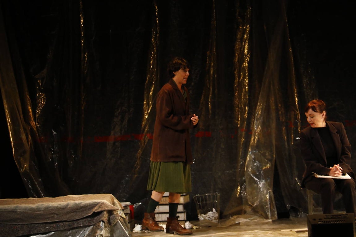 &#039;El hombre almohada&#039;, en el Gran Teatro de Córdoba, en imágenes