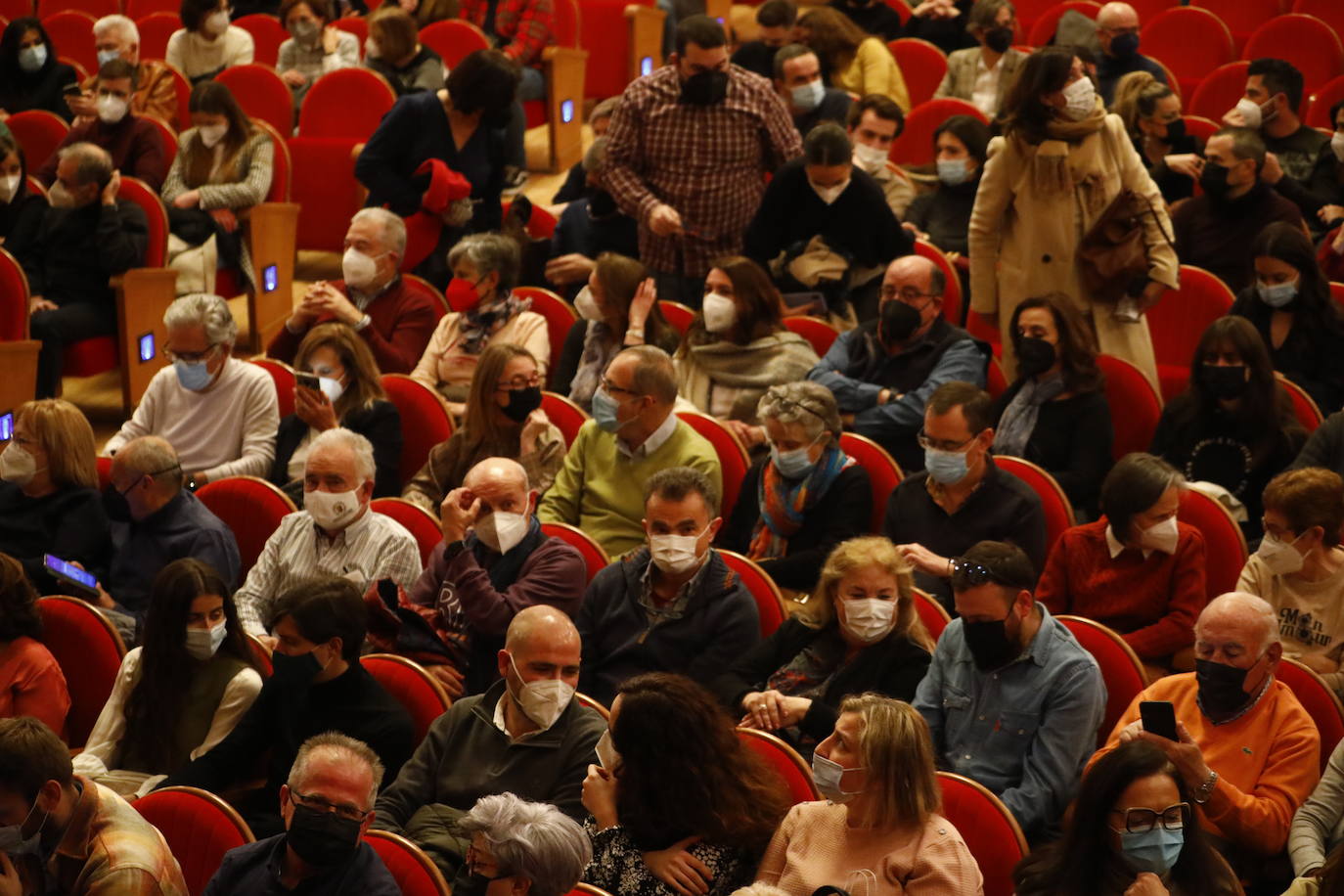 La representación de &#039;El hombre almohada&#039; en el Gran Teatro, en imágenes