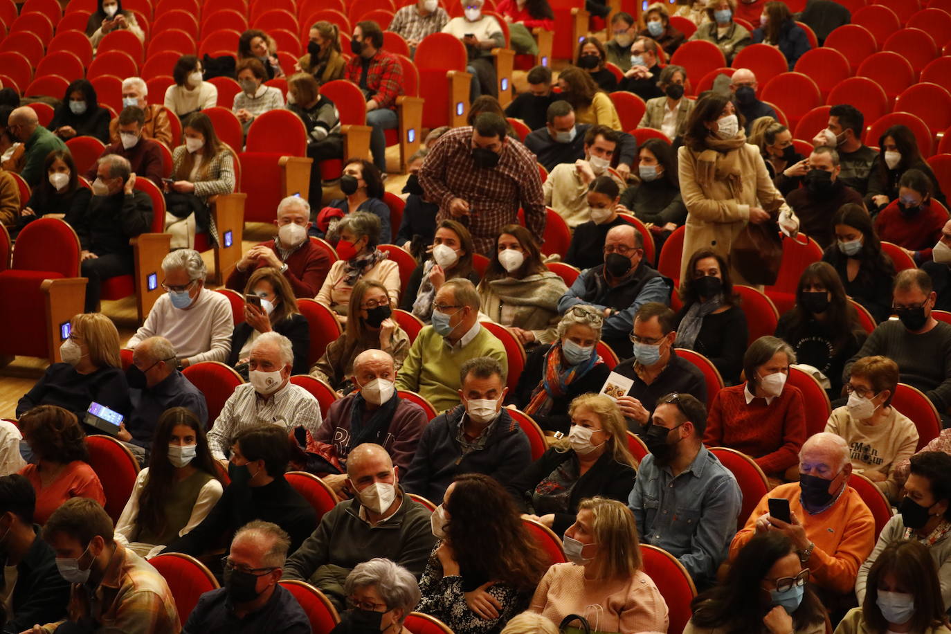 La representación de &#039;El hombre almohada&#039; en el Gran Teatro, en imágenes