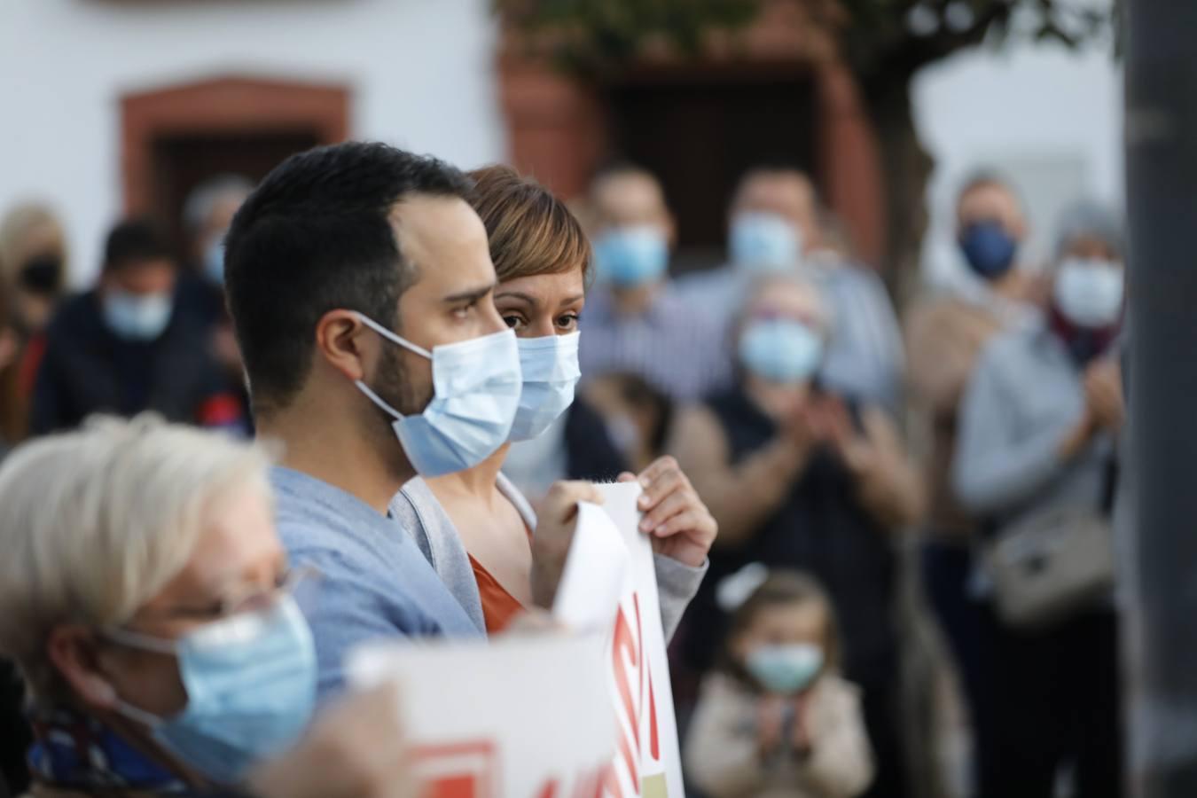 La manifestación en Pedro Abad contra los okupas, en imágenes