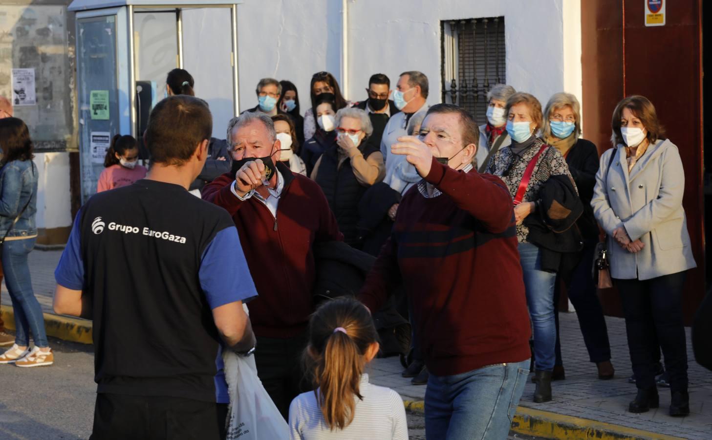 La manifestación en Pedro Abad contra los okupas, en imágenes