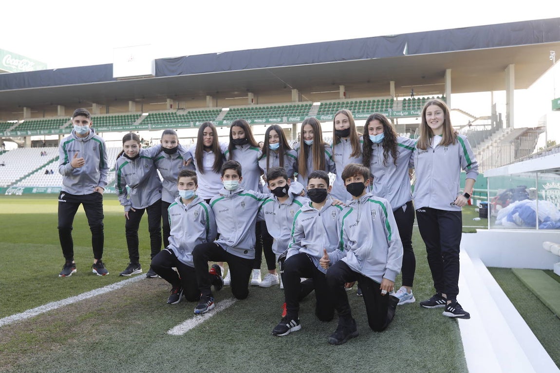 El excelente ambiente en la grada en el Córdoba CF - CD Coria, en imágenes