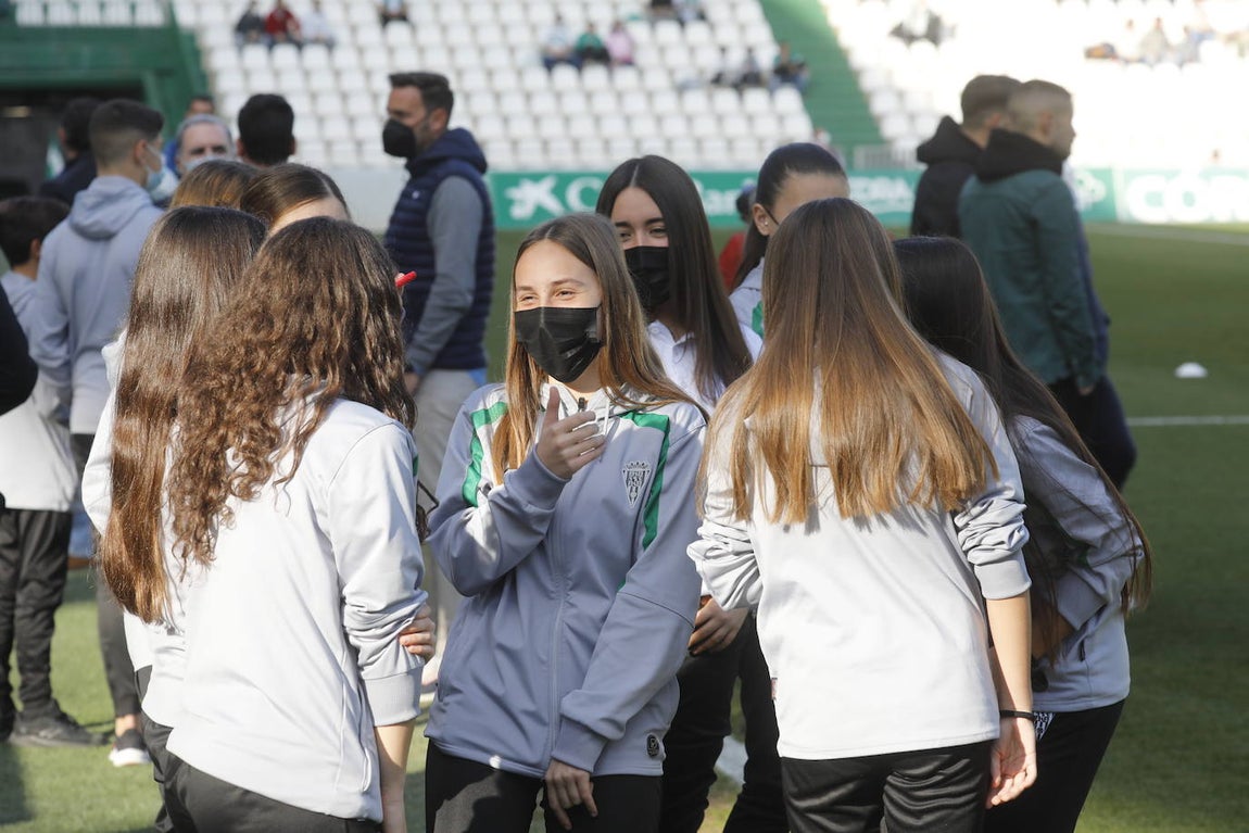 El excelente ambiente en la grada en el Córdoba CF - CD Coria, en imágenes