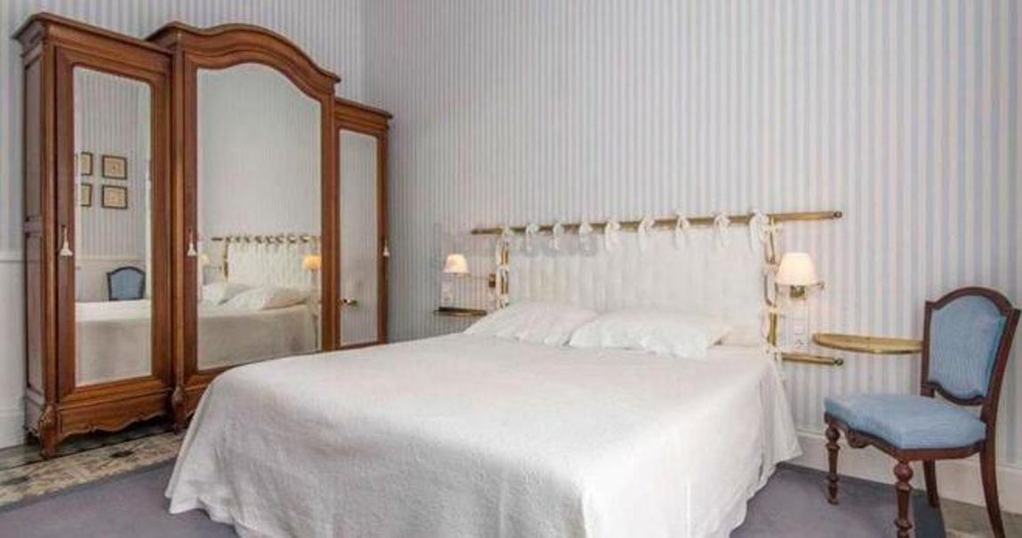 La nueva mansión de Rosalía y Rauw Alejandro en Manresa. Posee ocho suites con sus propios baños. Además de la casa principal, hay otra de 130 metros cuadrados para invitados con su propia cocina y baño.