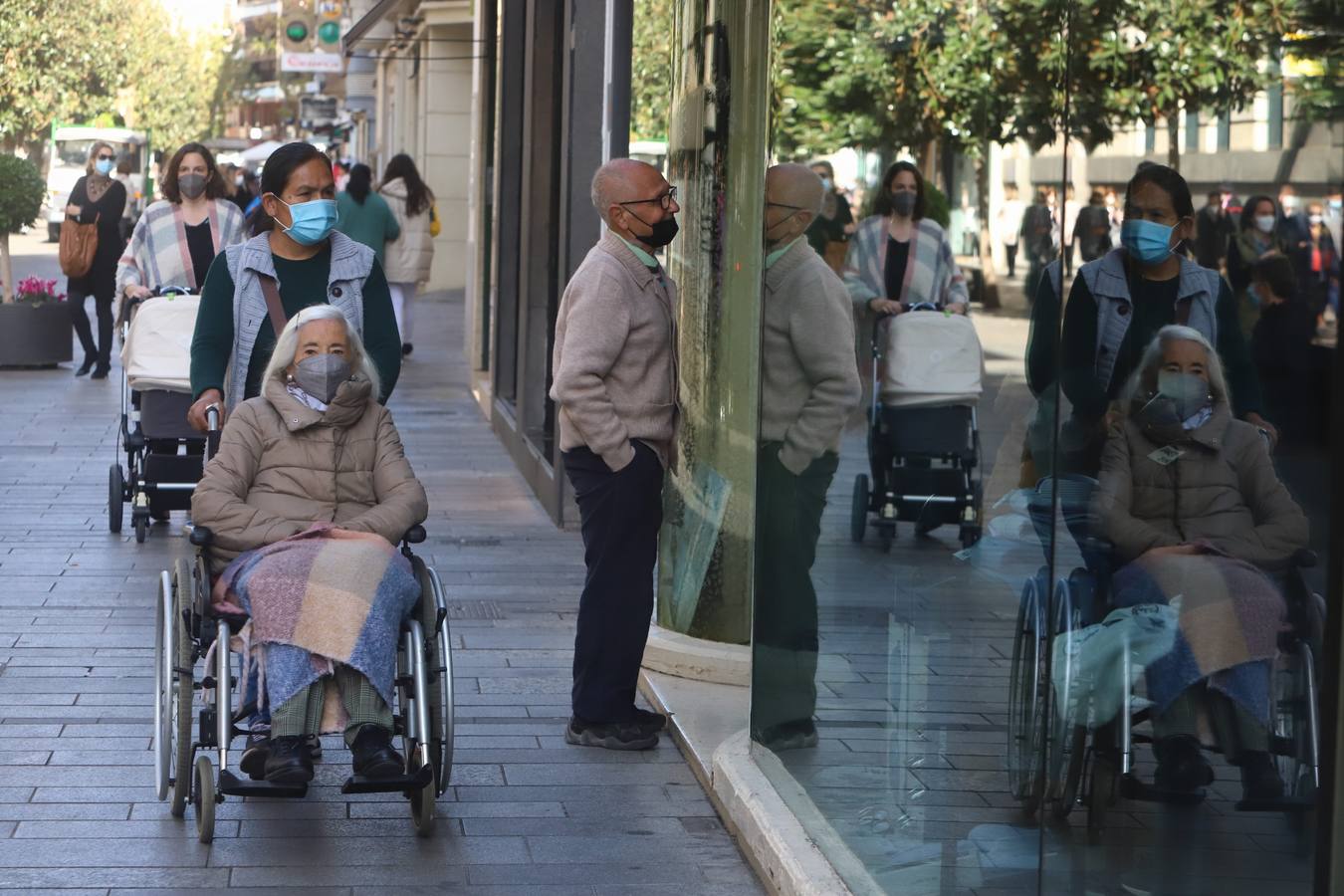 En imágenes, mascarillas en exteriores en Córdoba, división de opiniones en la calle