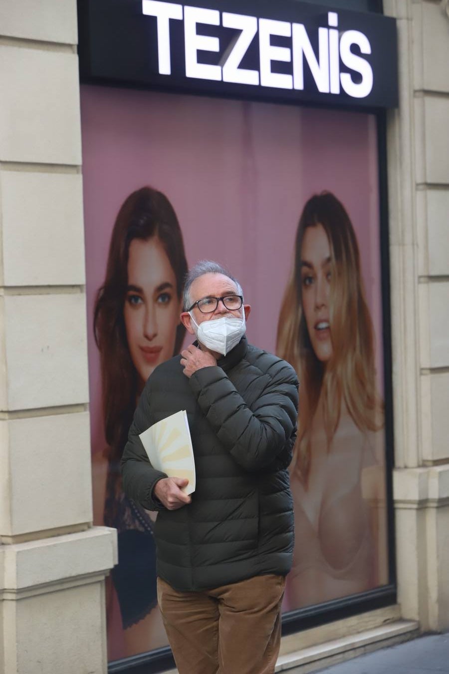 En imágenes, mascarillas en exteriores en Córdoba, división de opiniones en la calle