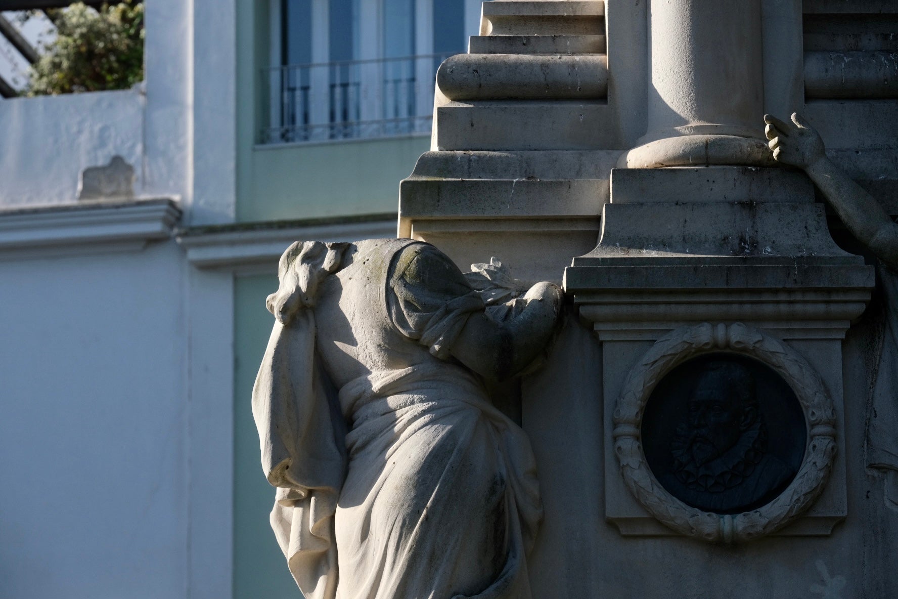 En imágenes: El mal estado de algunos monumentos de Cádiz