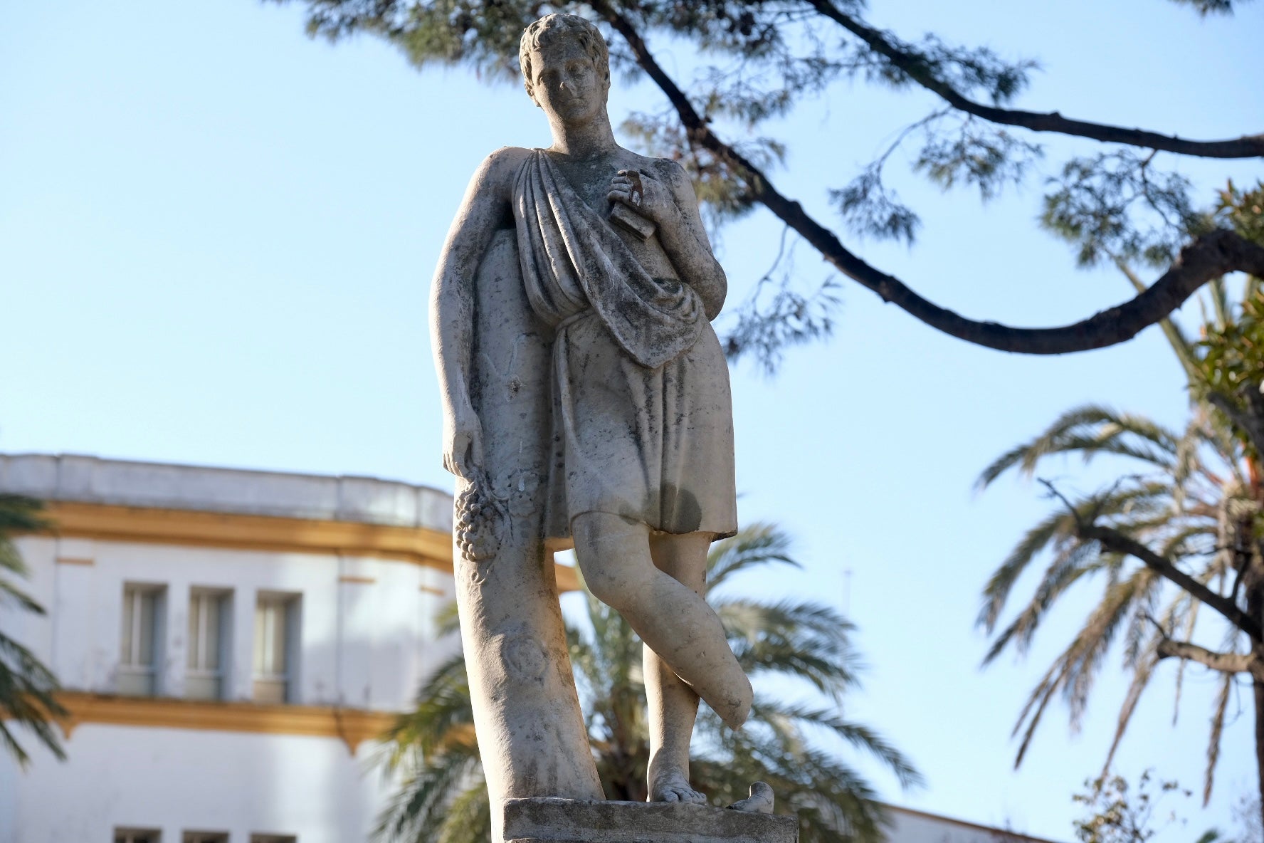 En imágenes: El mal estado de algunos monumentos de Cádiz