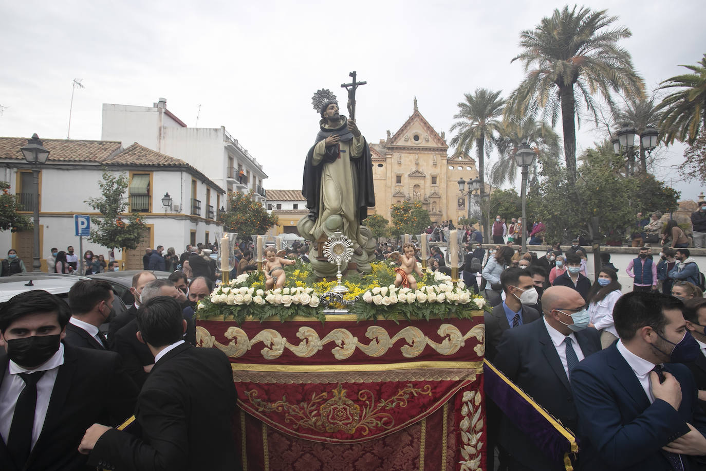 La procesión de San Juan Bautista de la Concepción en Córdoba, en imágenes