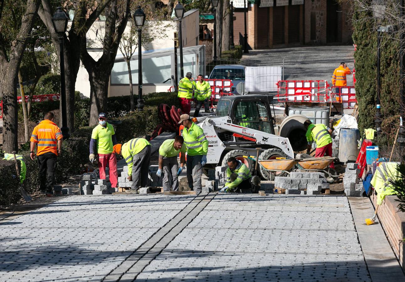 Las obras de la calle Reyes Católicos, en imágenes