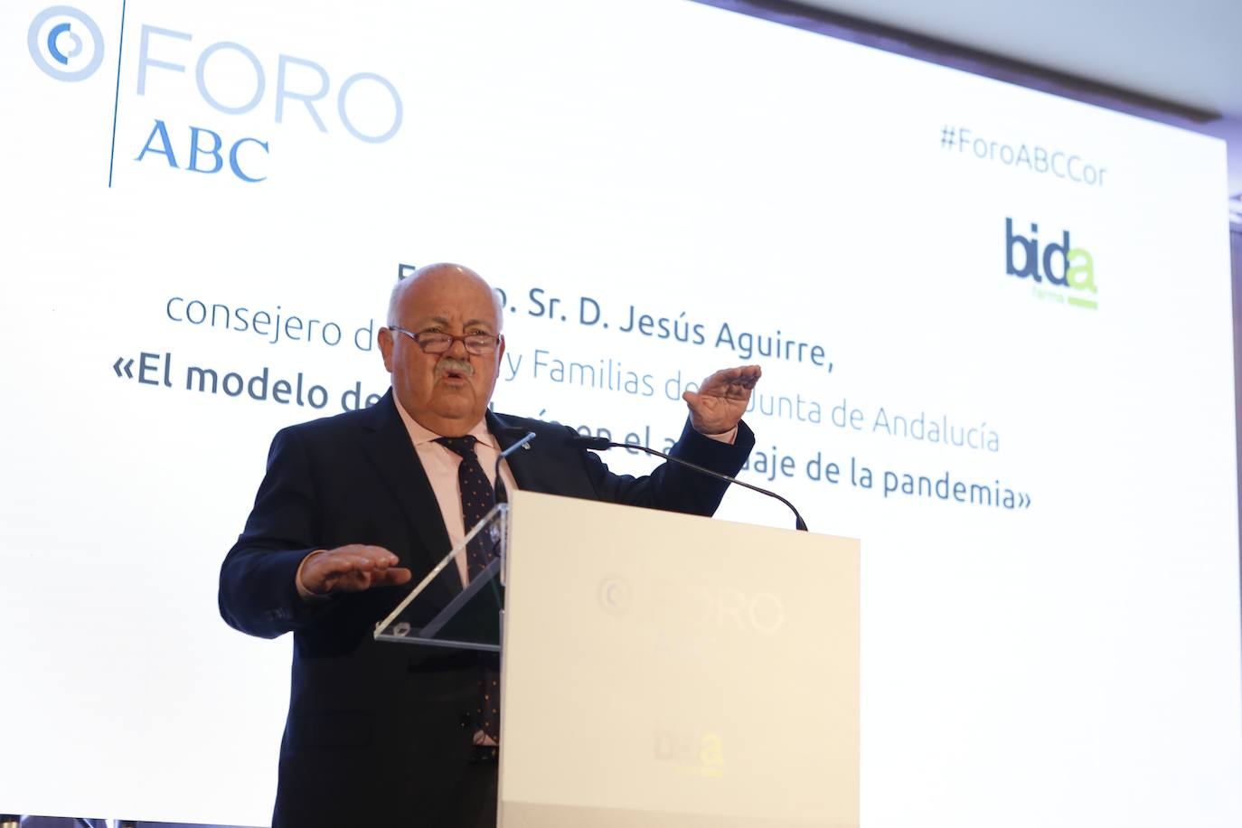 El consejero de Salud en el Foro ABC Córdoba, en imágenes