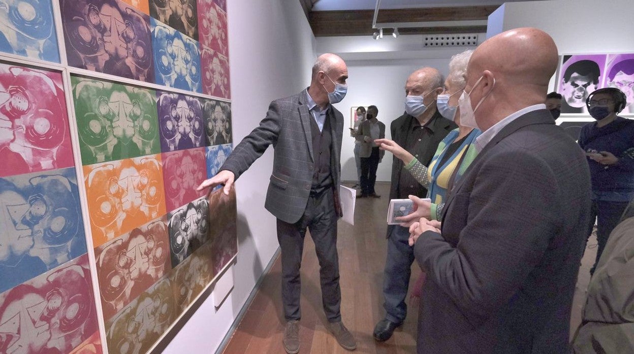 Las imágenes de la exposición &#039;Manicromático&#039; de Luis Gordillo en el Espacio Santa Clara