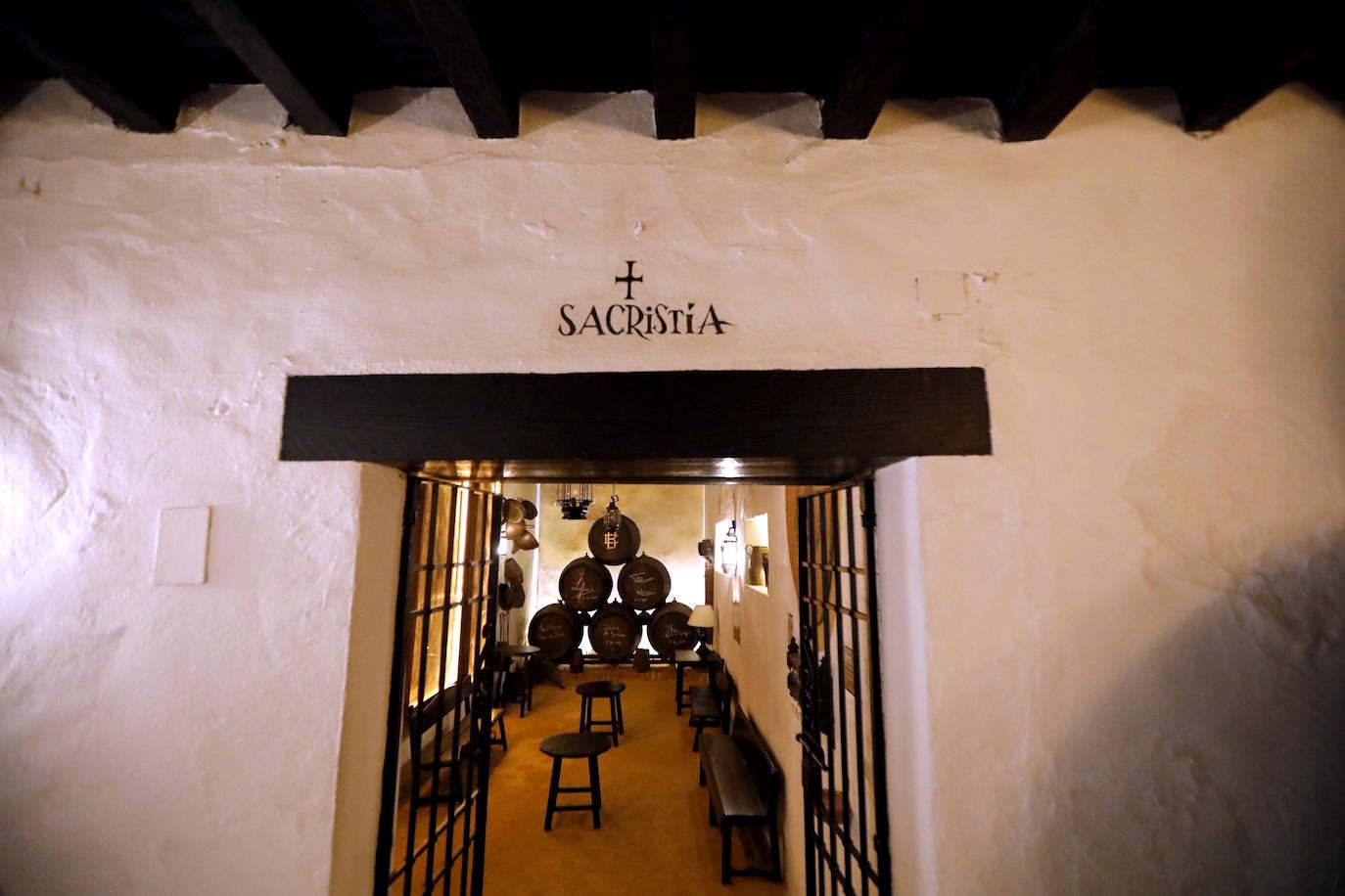 En imágenes, los patios de Bodegas Campos en Córdoba y la casa de Badanas, 15