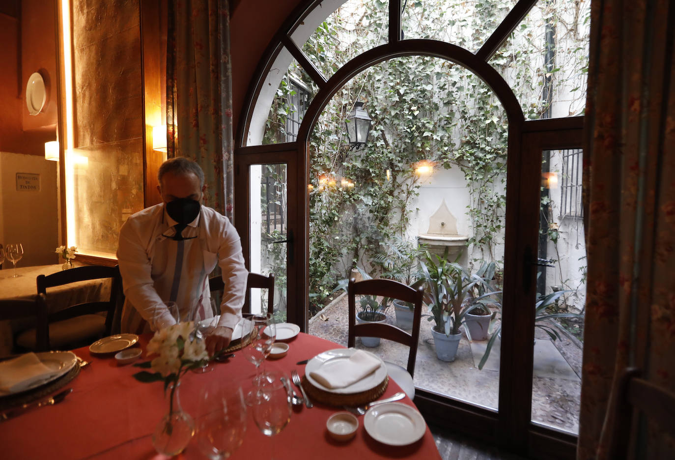 En imágenes, los patios de Bodegas Campos en Córdoba y la casa de Badanas, 15