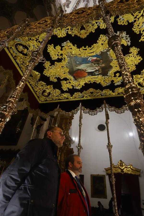 El techo bordado de la Virgen de la Candelaria de Córdoba, en imágenes