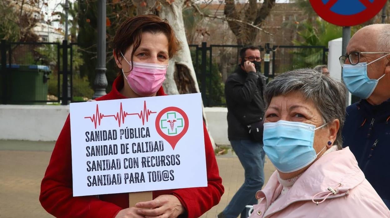 La manifestación en defensa de la sanidad pública en Córdoba, en imágenes