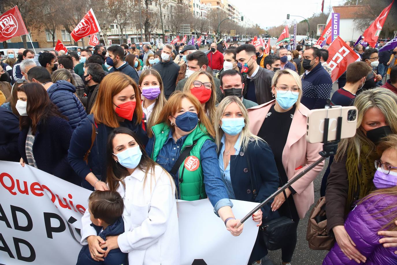 La manifestación en defensa de la sanidad pública en Córdoba, en imágenes