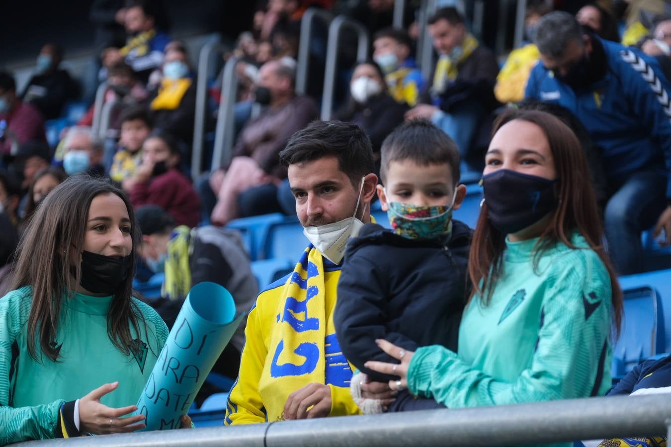 FOTOS: Búscate en las gradas en el partido Cádiz - Getafe