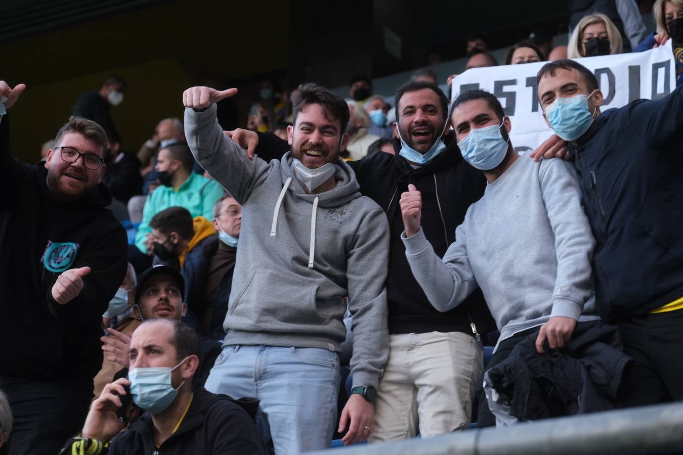 FOTOS: Búscate en las gradas en el partido Cádiz - Getafe