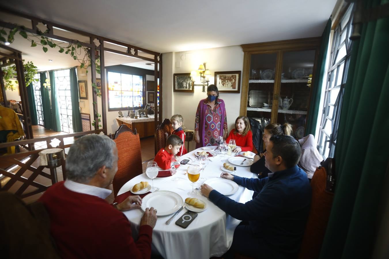 En imágenes, la reapertura de El Caballo Rojo en Córdoba