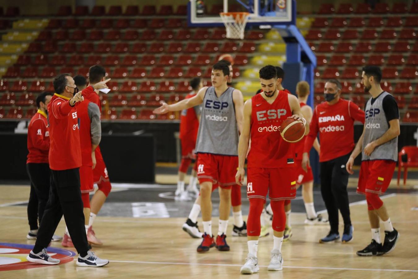 Baloncesto | El primer entrenamiento de España en Córdoba, en imágenes