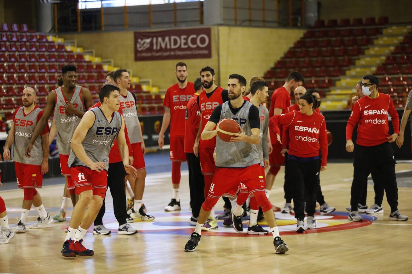 Baloncesto | El primer entrenamiento de España en Córdoba, en imágenes