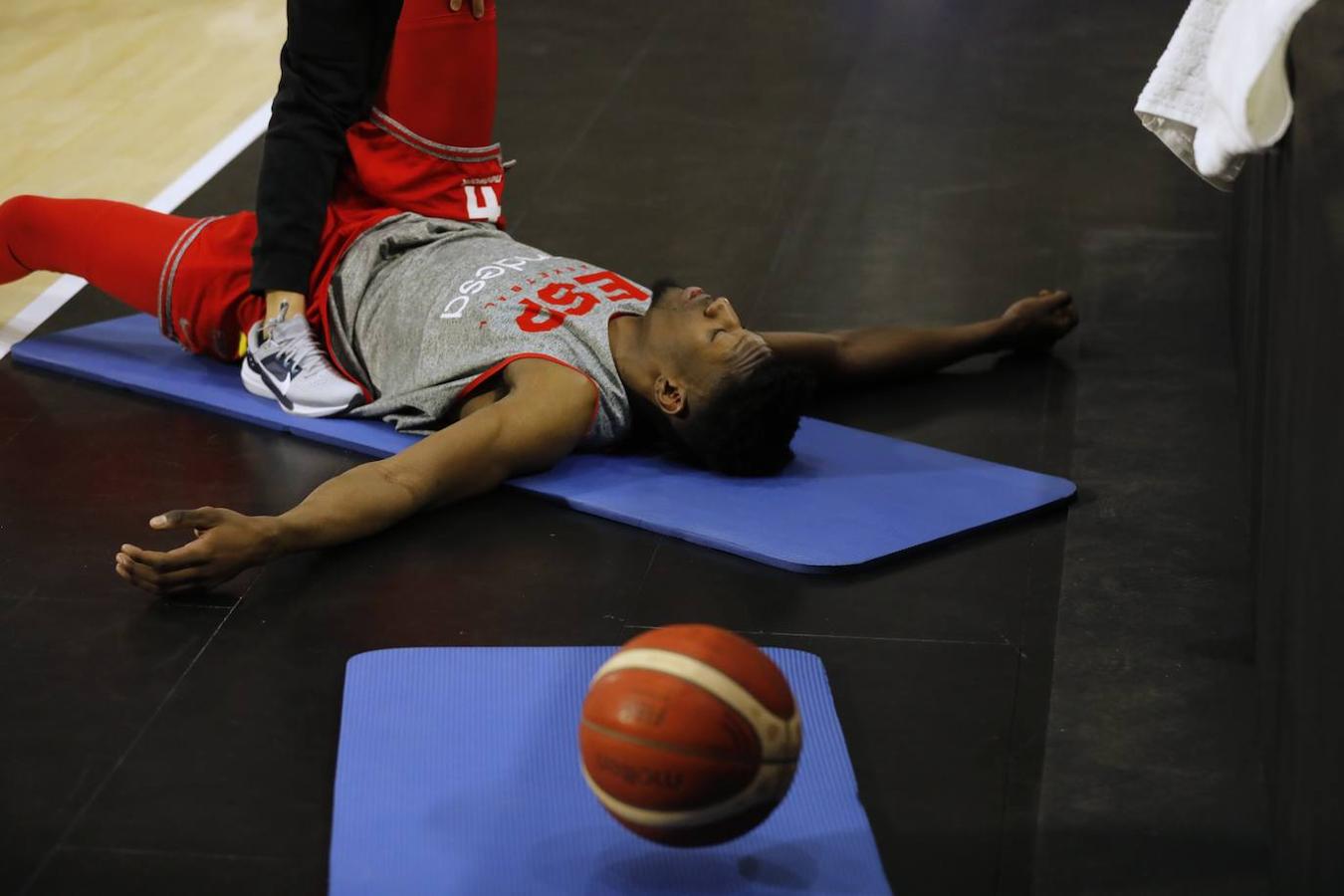 Baloncesto | El primer entrenamiento de España en Córdoba, en imágenes