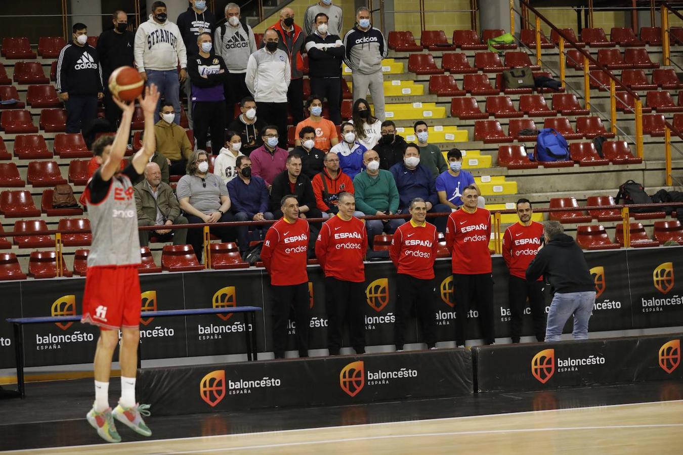 Baloncesto | El primer entrenamiento de España en Córdoba, en imágenes