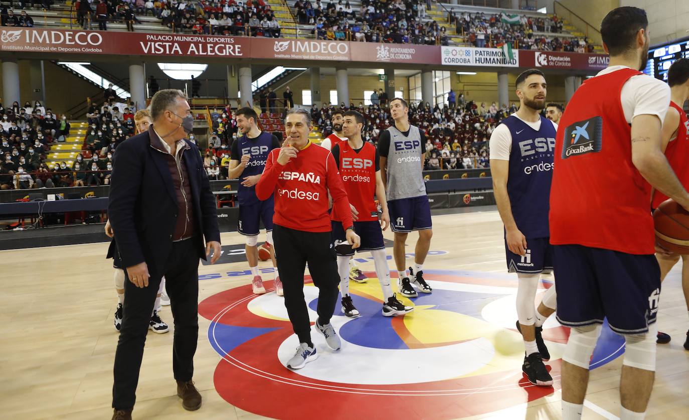 España de baloncesto sigue la puesta a punto este martes en Córdoba, en imágenes