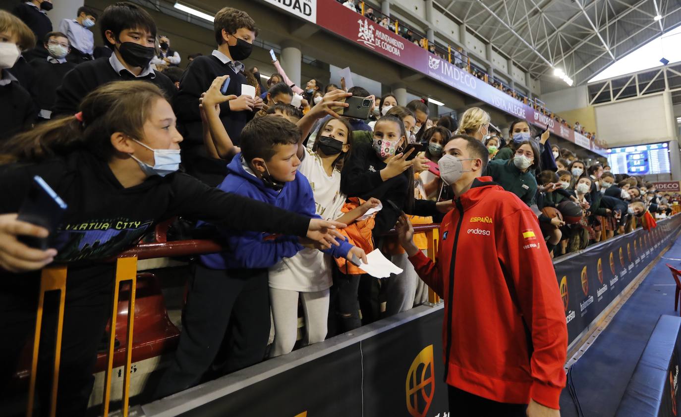 España de baloncesto sigue la puesta a punto este martes en Córdoba, en imágenes