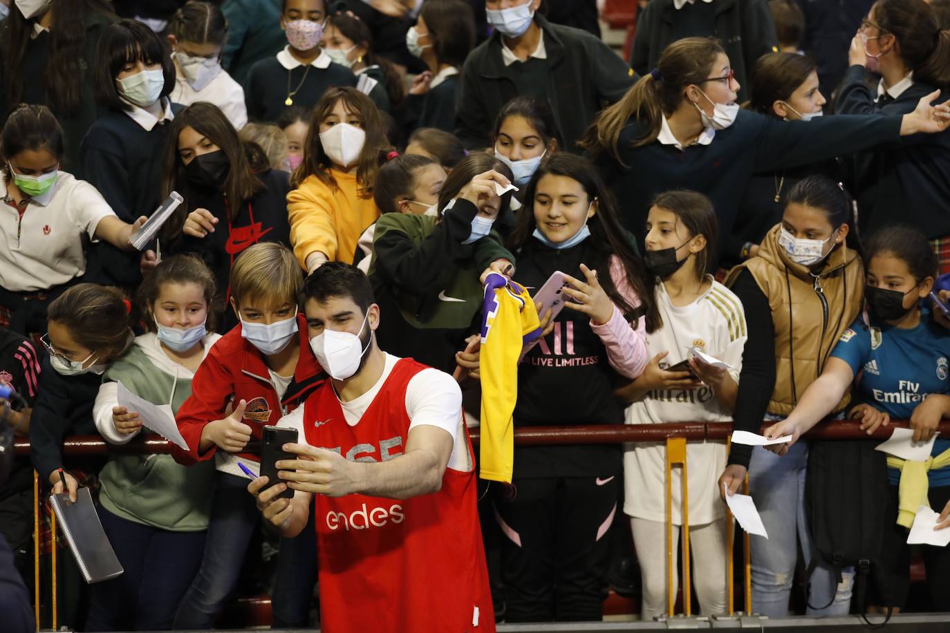 España de baloncesto sigue la puesta a punto este martes en Córdoba, en imágenes