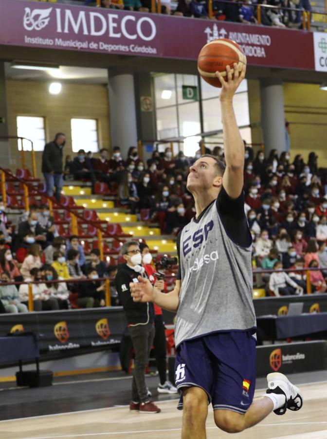 España de baloncesto sigue la puesta a punto este martes en Córdoba, en imágenes