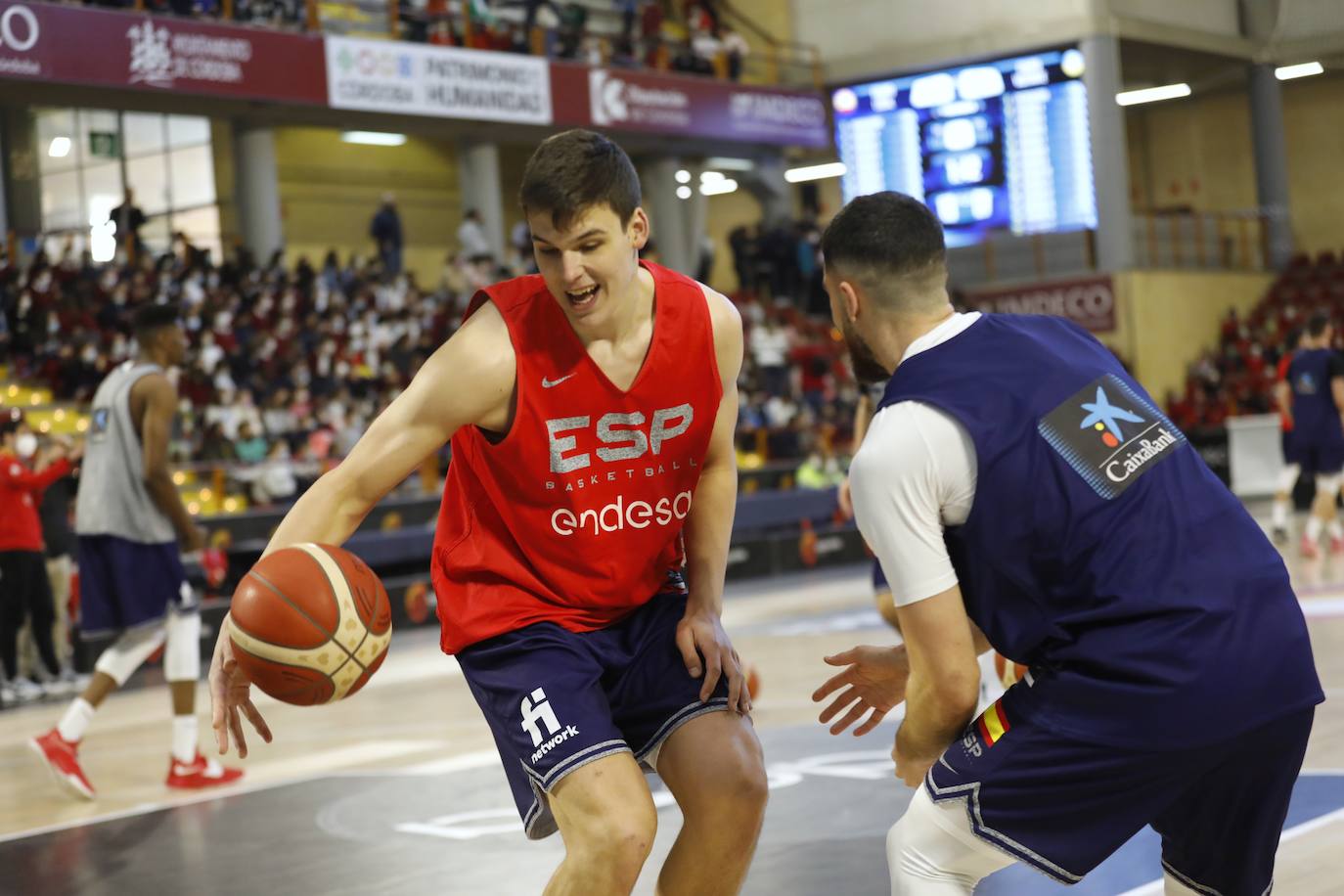 España de baloncesto sigue la puesta a punto este martes en Córdoba, en imágenes