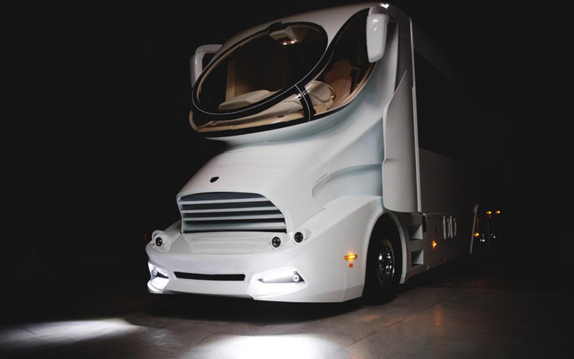 La autocaravana de lujo tan lujosa como un palacio. Otro punto muy importante es la estabilidad que ofrece, muy importante para los largos viajes en los que no se sabe qué puede deparar el camino.