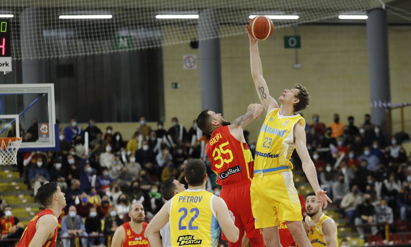 Las mejores imágenes del España - Ucrania de baloncesto en Córdoba