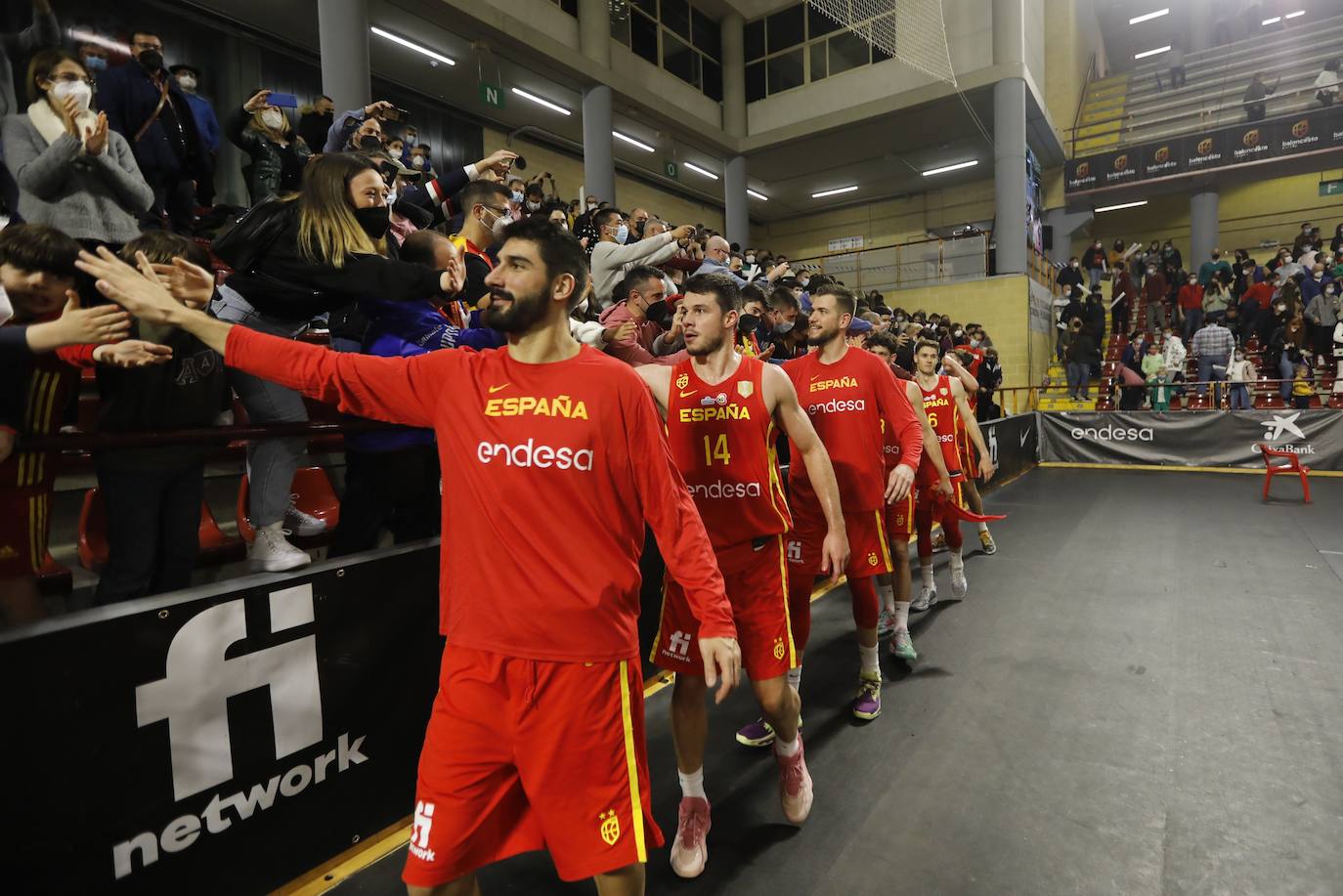 Las mejores imágenes del España - Ucrania de baloncesto en Córdoba