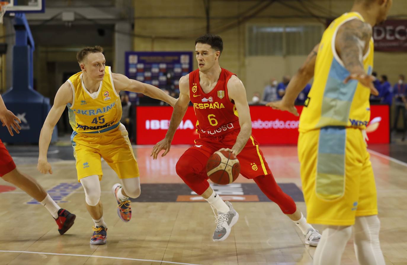 Las mejores imágenes del España - Ucrania de baloncesto en Córdoba