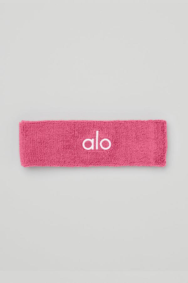 Alo Yoga. Cinta para el pelo para prevenir el sudor, de Alo Yoga. Realizada en tejido de toalla, cada pack dispone de dos unidades. Perfecta para que el peinado se mantenga intacto al entrenar. Precio: 23€.