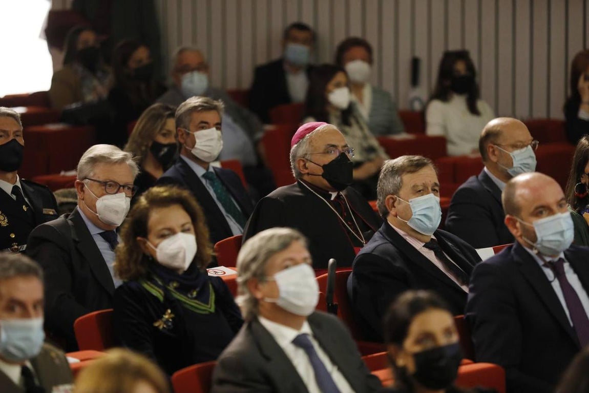 La entrega de las banderas de Andalucía en Córdoba, en imágenes