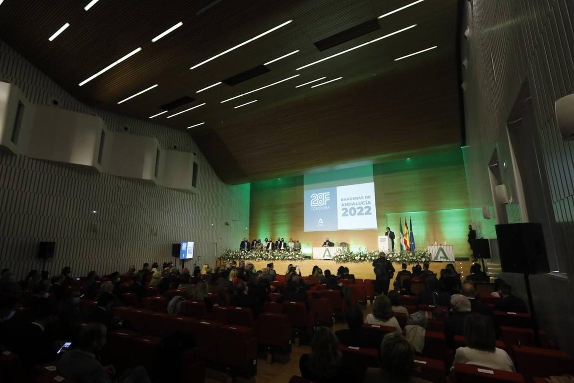 La entrega de las banderas de Andalucía en Córdoba, en imágenes