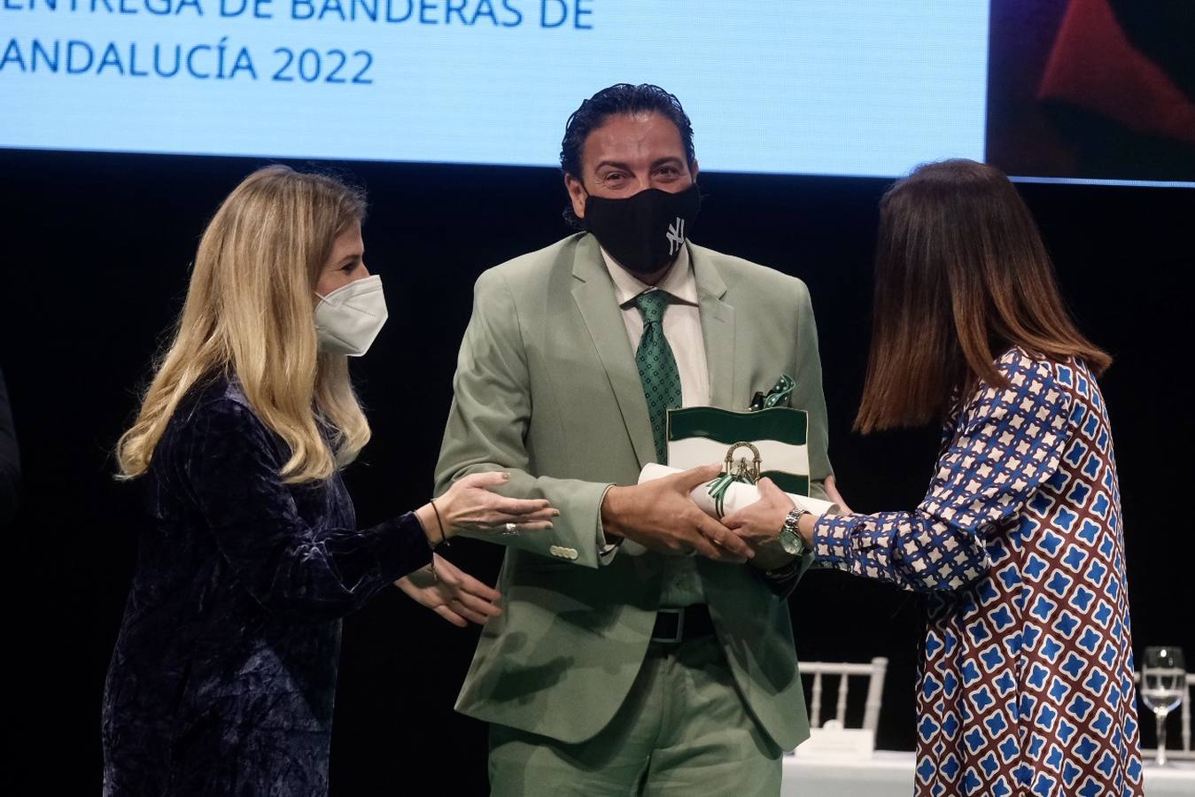 Fotos: Entrega de Banderas de Andalucía en la provincia de Cádiz